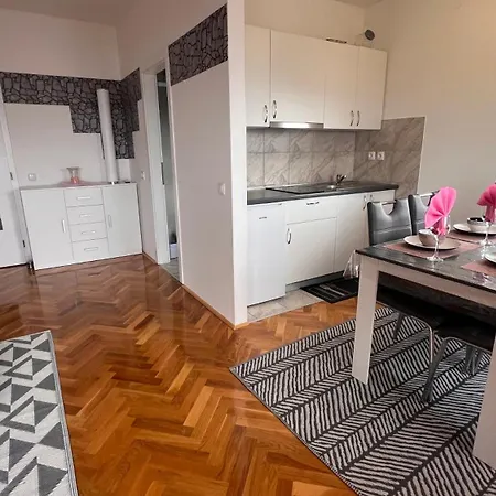 Apartma San Marino Нови-Винодолски