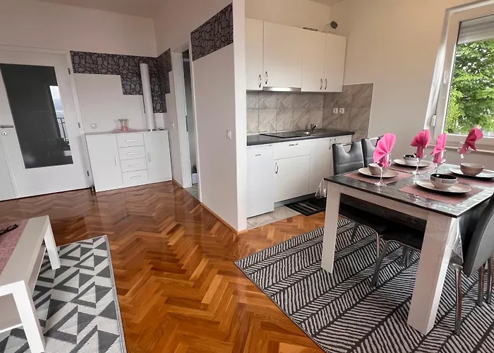 Apartma San Marino 诺维·维诺多尔斯基
